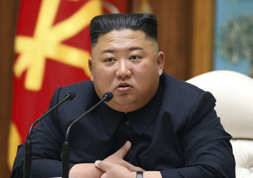 Kim Jong-un shkarkon zyrtarë të lartë pas dyshimeve për përhapje të Covidit në Korenë Veriore