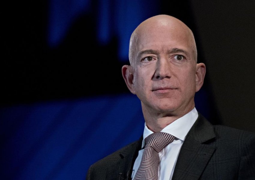 Qindra politikanë marrin në shënjestër Jeff Bezos të Amazon në një letër proteste