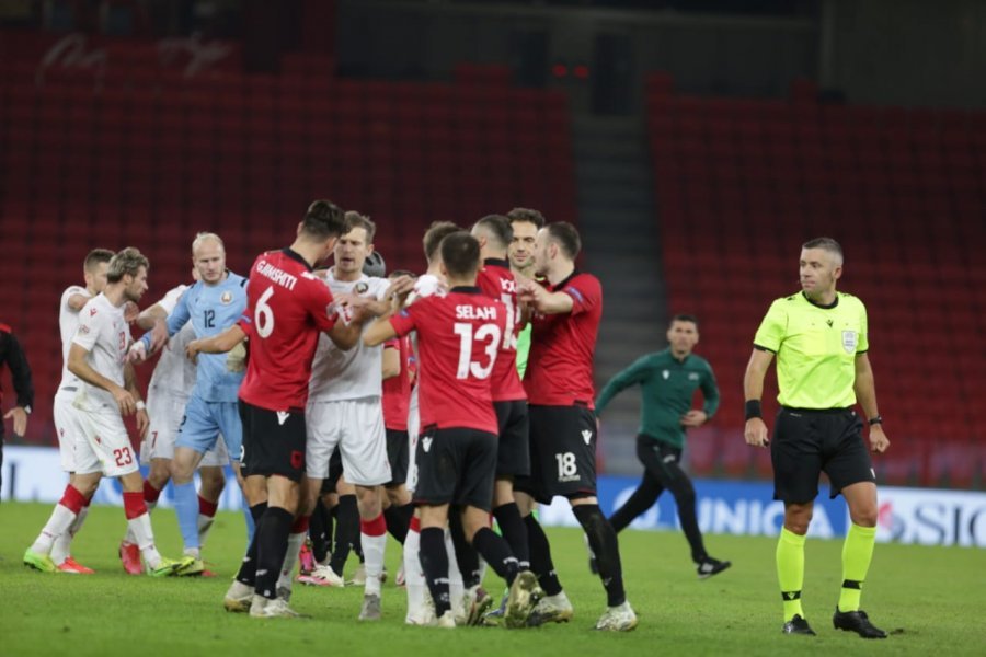 UEFA gjobit FSHF-në për ndeshjen Shqipëri-Bjellorusi