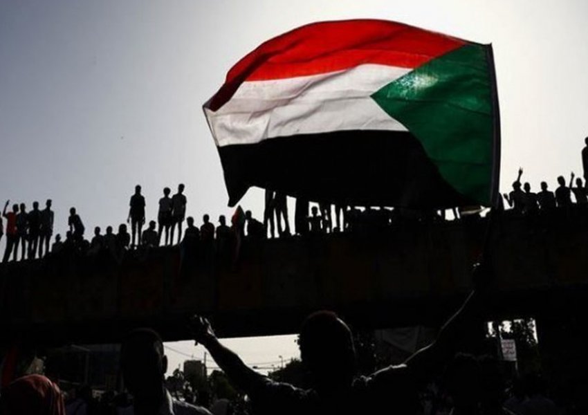 SHBA-ja i rikthen imunitetin sovran Sudanit, jo më lidhje më terroristët