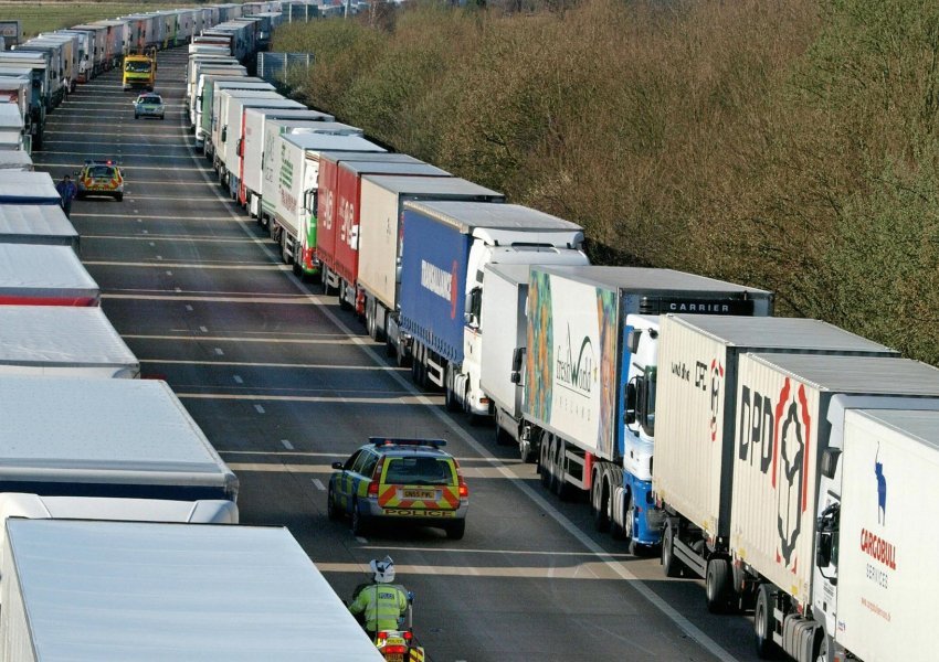 Britani-Francë/ Rihapet porti britanik i Dover pas arritjes së marrëveshjes