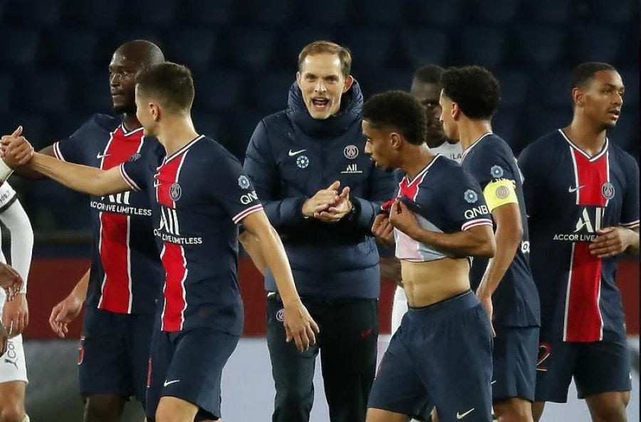 Kaos te PSG, lojtarët janë të mërzitur me shkarkimin e Tuchel