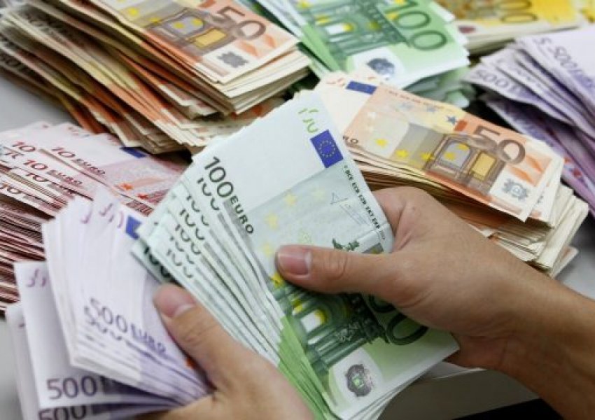 Paga deri në 1 mijë euro, këto janë profesionet më të paguara aktualisht në vend