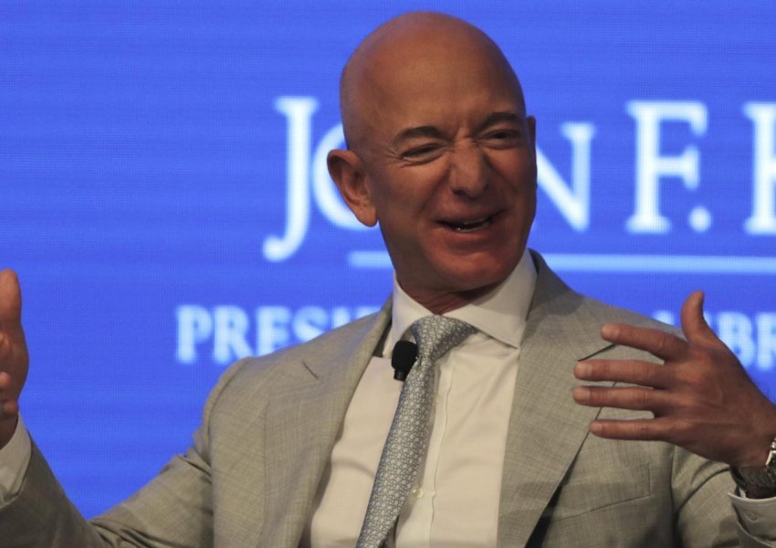 Milionerët protestojnë para shtëpisë së miliarderit Jeff Bezos, kjo është arsyeja