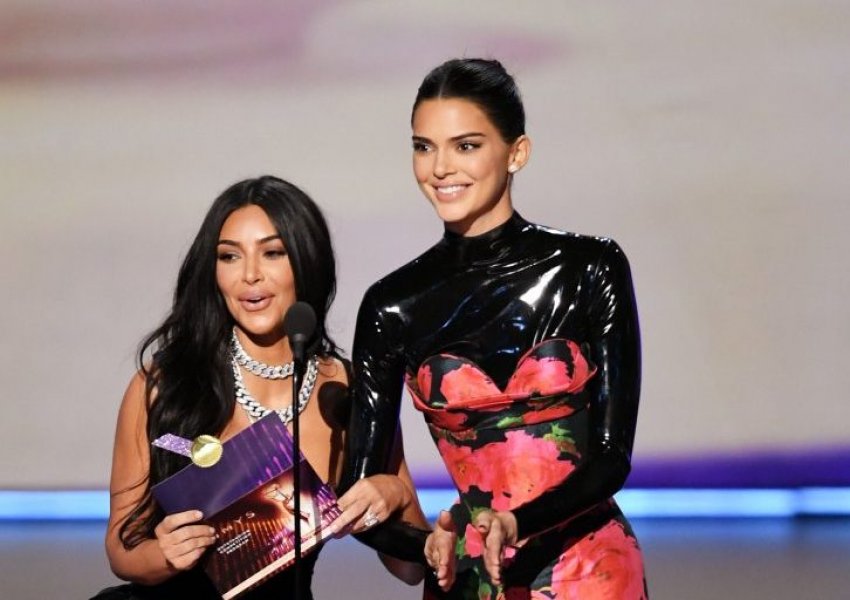 Kim Kardashian bën urimin e veçantë për Kendall në 25 vjetorin e lindjes së saj 