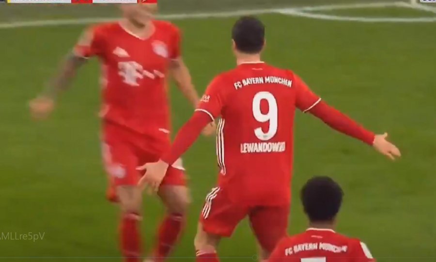 VIDEO/ Bayern në avantazh përballë Dortmundit, shënon Lewandowski