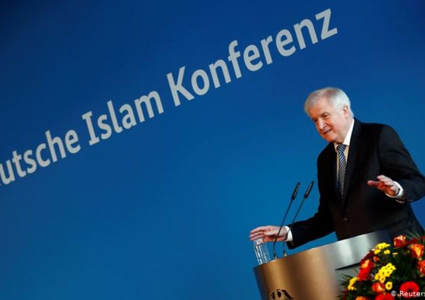 Terrorizmi, ministri gjerman Seehofer bën thirrje për luftë kundër fanatikëve