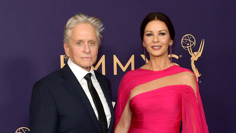 Michael Douglas tregon historinë e dashurisë me Catherine Zeta-Jones: Unë do të jem babai i fëmijëve të tu...