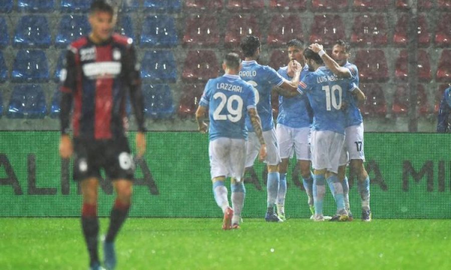 Lazio fiton me lehtësi ndaj Crotones