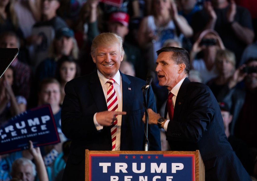 'Pjesë e hetimit për Rusinë', Trump fal ish-këshilltarin e sigurisë kombëtare, Michael Flynn