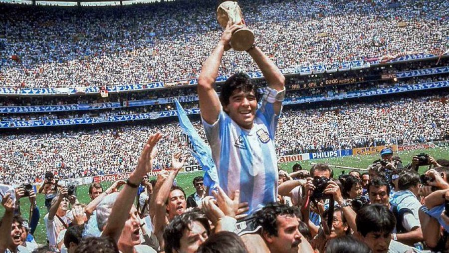 Lamtumirë Maradona, tre ditë zie kombëtare në Argjentinë për të përkujtuar 'El Pibe de Oro'