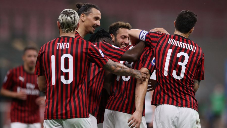 Milan shumë pranë tranferimit të mbrojtësit të Chelsea-t