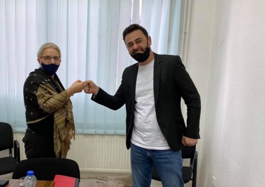 Gjest i madh, Asim Gashi jep donacion për gratë e mbijetuara të dhunës seksuale gjatë luftës