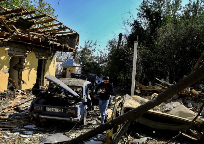 ‘Shkelje të armëpushimit’/ Armenia dhe Azerbajxhani akuza njëri-tjetrit për bombardime