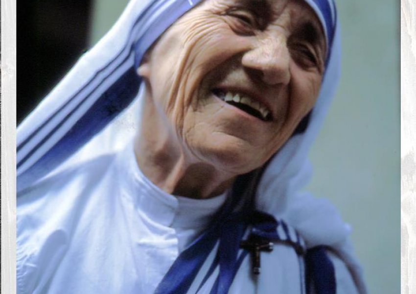 Në 1958: Si Nënë Tereza e qetësoi me një lëvizje dore, demin e tërbuar