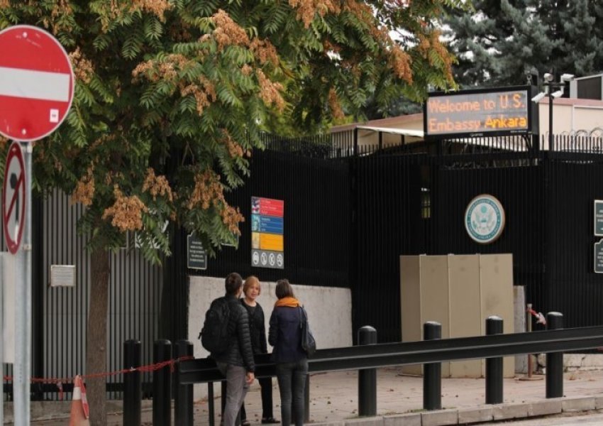 Pezullohen shërbimet në Ambasadën Amerikane në Ankara pas kërcënimeve 