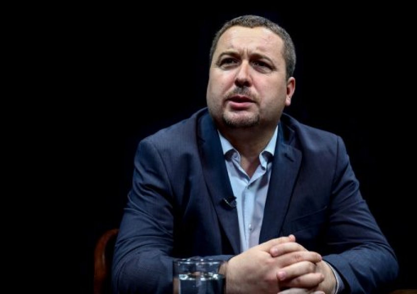 Latifi akuzon politikanët: Për ca vota të ndyra nuk pushojnë duke u servilosur pas klerikëve vahabistë