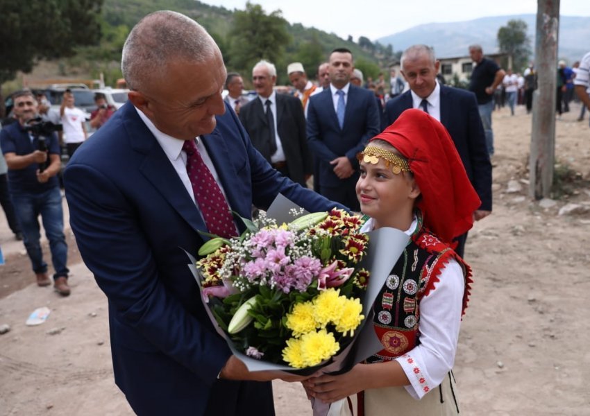 ‘Zot t`i dalim këtij vatani’, Meta mesazh nga Zall Dardha e Dibrës