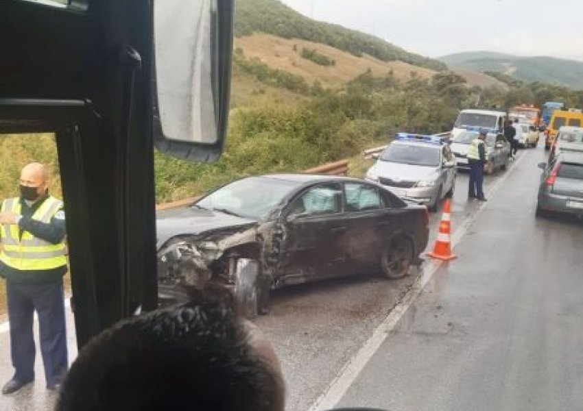 Policia jep detaje për aksidentin në rrrugën Prishtinë-Gjilan