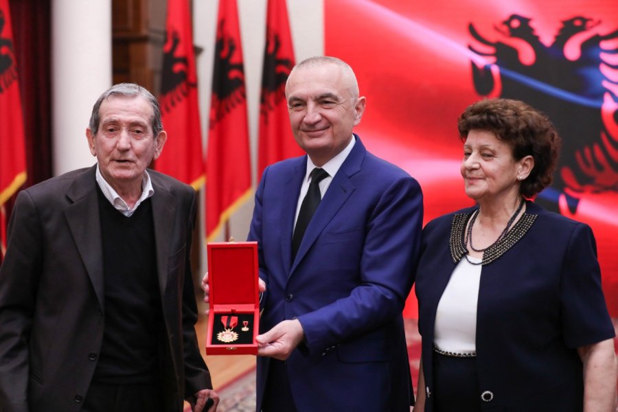 Presidenti Meta vlerëson ekipin e futbollit të Besës dhe 5 ish-futbollistë të shquar