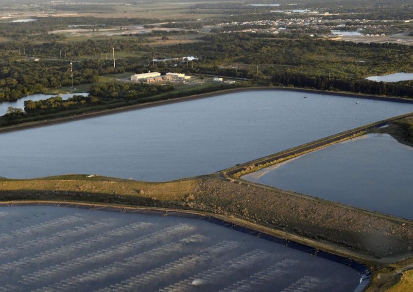 Uji i kontaminuar, Florida para katastrofës nga rezervuari i minierës së fosfatit