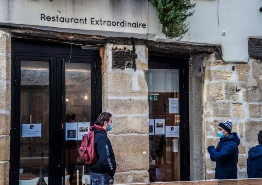 Skandal/ Ministrat francez akuzohen se frekuentuan restorante sekrete gjatë pandemisë