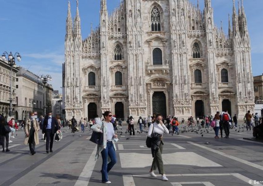 Protesta masive anti-Covid/ Qytetarët italian bllokojnë autostradën