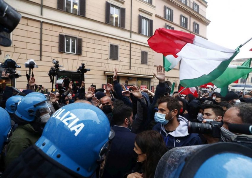 Përplasje mes policisë dhe protestuesve në Romë, qytetarët kërkojnë hapjen e aktiviteteve tregtare