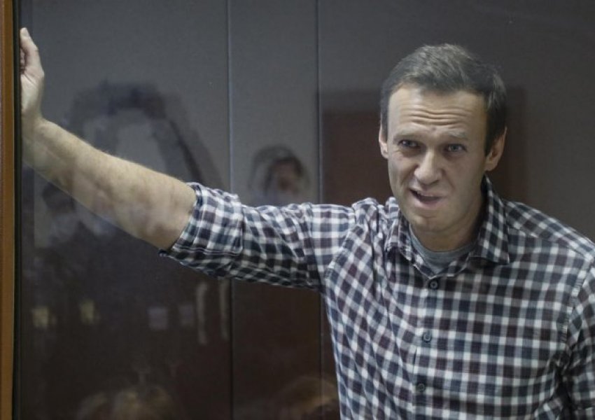 Navalny padit burgun, i ndaluan të merrte librin e Kur’anit