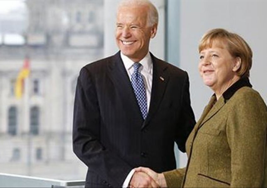 Merkel, Biden: Rusia të tërheqë trupat nga kufiri me Ukrainën