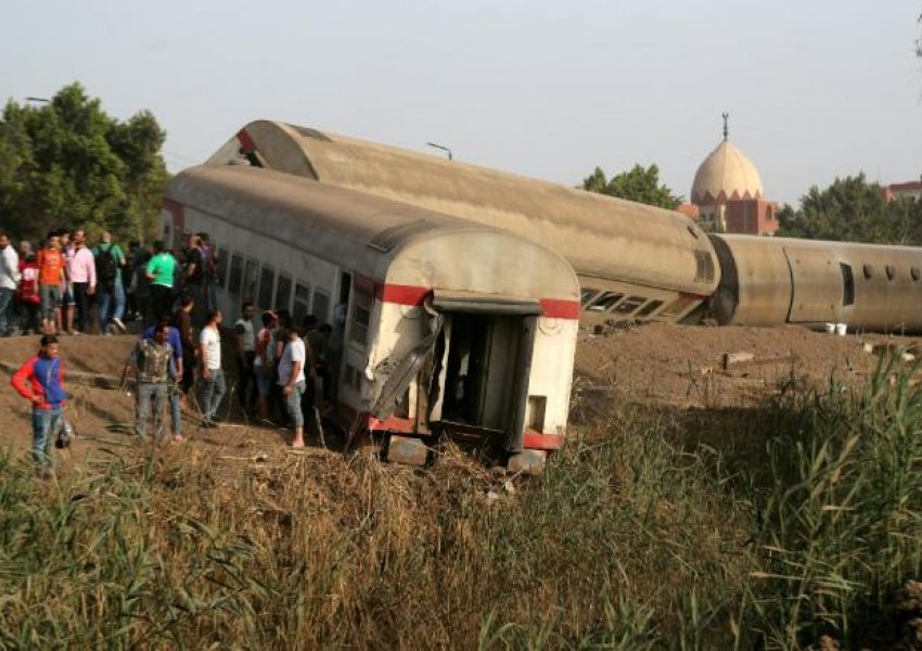 Tragjedi në Egjipt/ Treni del nga shinat, vdesin 11 persona, mbi 100 të plagosur