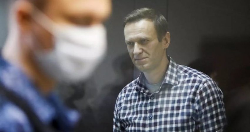 Pavarësisht gjendjes së rëndë, mjekët nuk lejohen të vizitojnë kritikun e burgosur të Kremlinit, Alexei Navalny