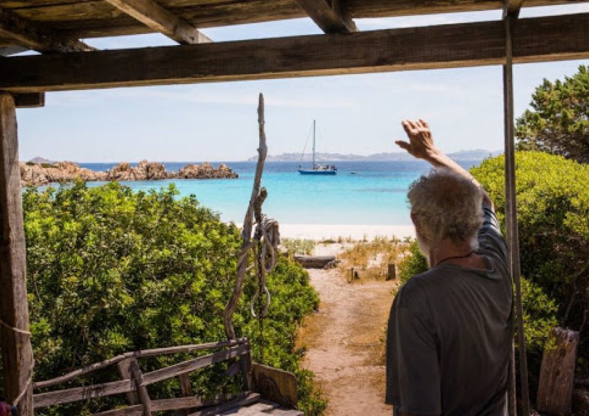 'Hoqa dorë nga lufta': ‘Robinson Kruzo’i Italisë gati të largohet nga ishulli