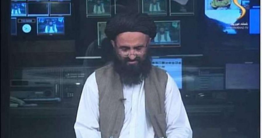 Talebanët marrin mediat në dorë, largojnë prezantueset e lajmeve