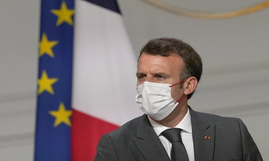 Macron tregon nëse Franca do t’i izolojë personat e pavaksinuar