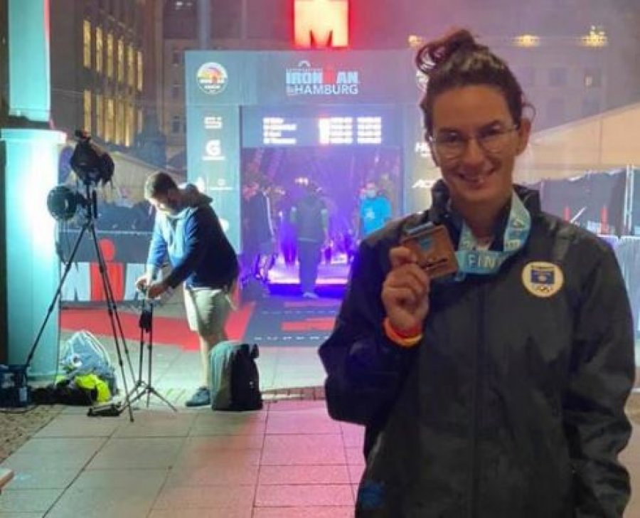 Rita Zeqiri fiton çmimin “IronLady” në garën ndërkombëtare “IronMan Hamburg 2021”