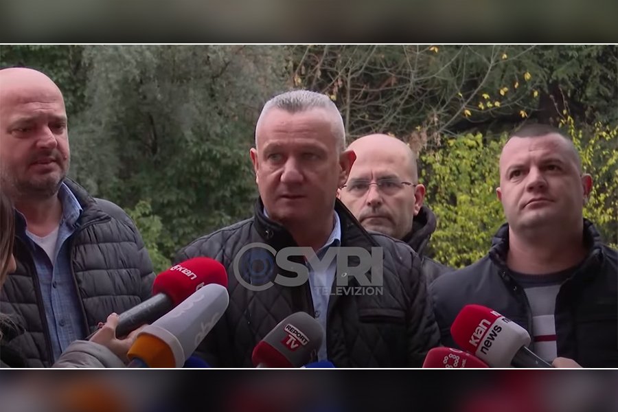 VIDEO-SYRI TV/ 90 % e delegatëve të PD-së Shijak, firmosin për Kuvendin e 11 dhjetorit  