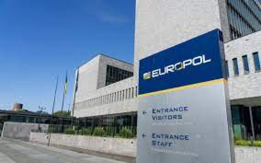 ‘Kodi i kuq i EUROPOL’/ Zbardhen EMRAT e shqiptarëve më të kërkuar në Europe