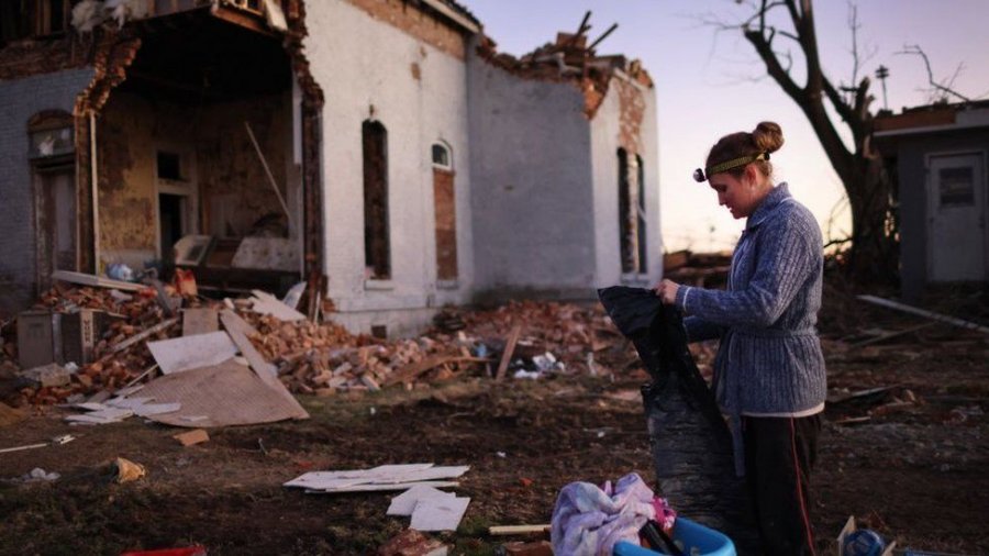 Tornadot në Kentaki: Numri i të vdekurve pritet të kalojë 100, thotë guvernatori