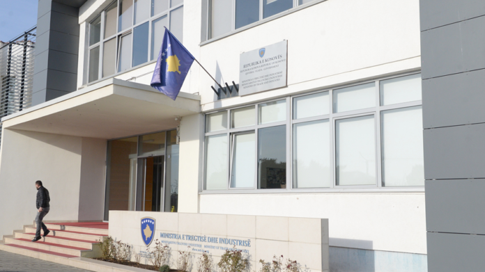 Kosova kërkon barazi në CEFTA, Serbia ashpërson barrierat duke ndaluar transitin e mallrave