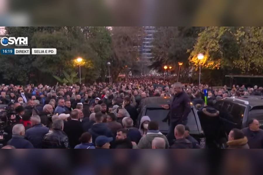 Protesta kundër Ramës dhe Vuçiç, zbulohen folësit, në podium edhe nga Kosova