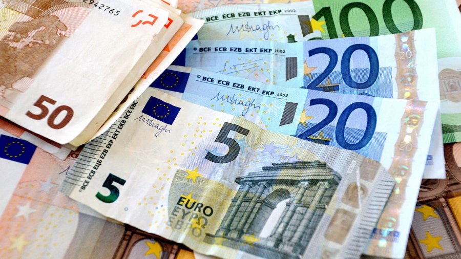 Euro prek nivelin më të ulët nga dhjetori i vitit 2007