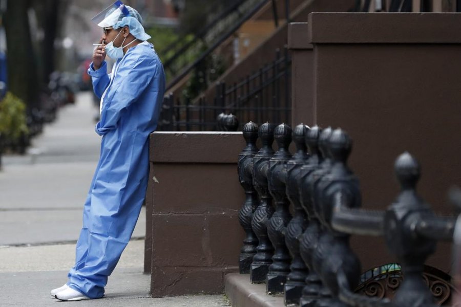Omicron është goditja e fundit për punonjësit e vijës së parë, të rraskapitur nga pandemia