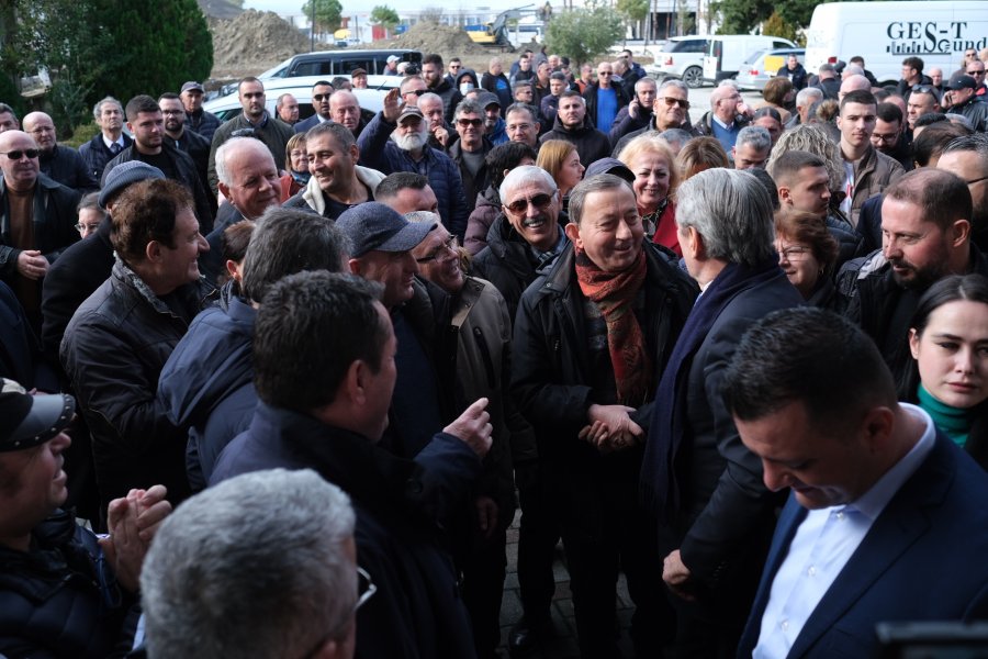 VIDEO-FOTO/ Pritja entuziaste në Vlorë, Berisha: Viti që vjen do të jetë më i mbarë