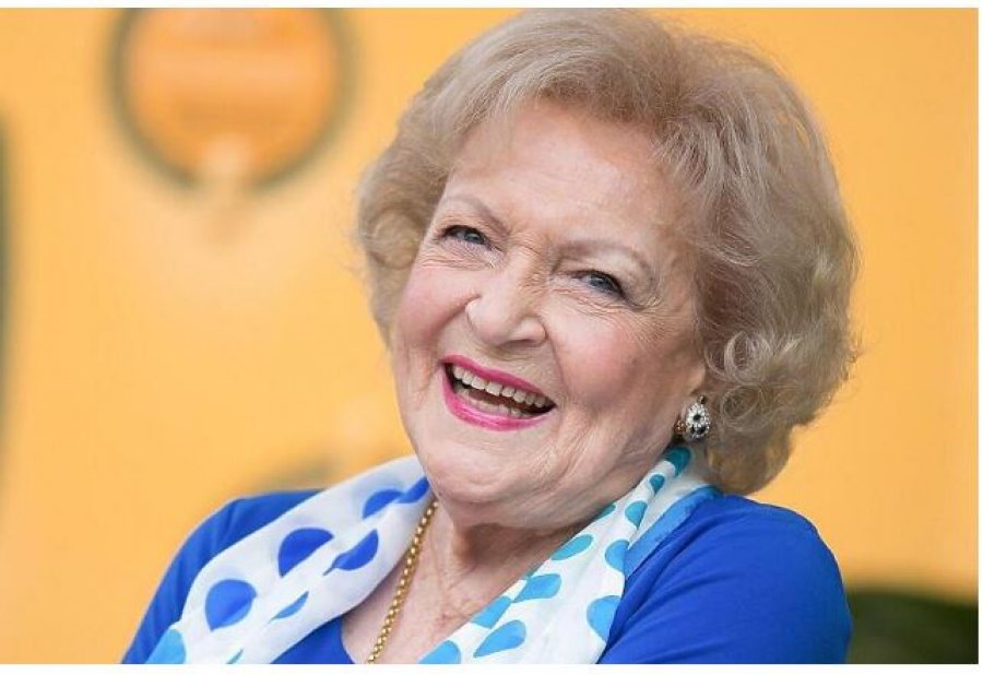 Aktorja Betty White ka zbuluar sekretin e jetëgjatësisë së saj: Nuk ha asgjë jeshile