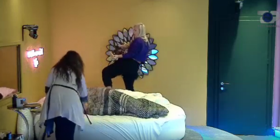 Monika dhe Arjola kërcejnë belly dance për Ilirin dhe Meridianin