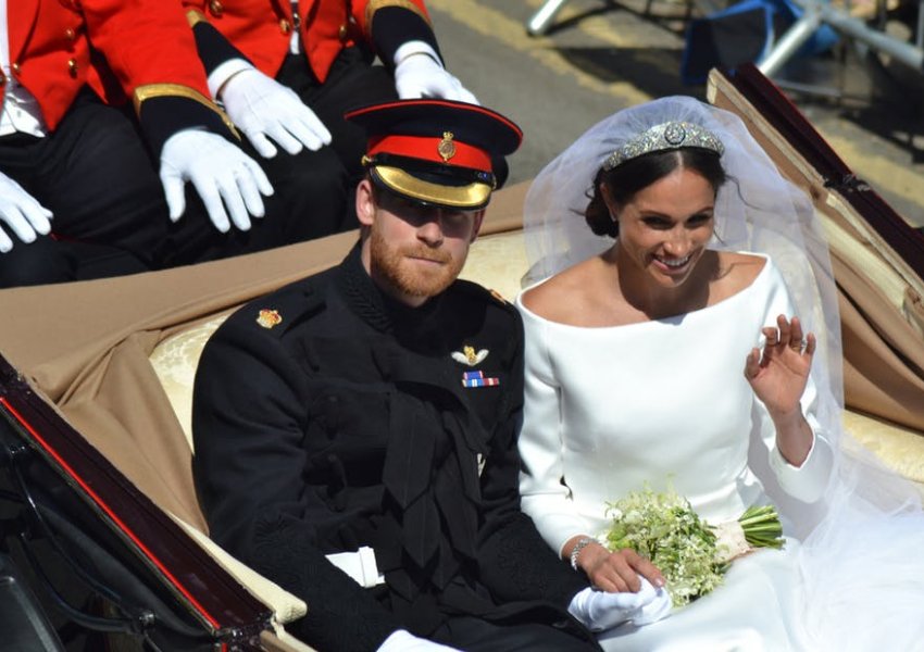 Pse Meghan dhe Harry dhe shumë të tjerë zgjedhin të bëjnë dy ceremoni martese