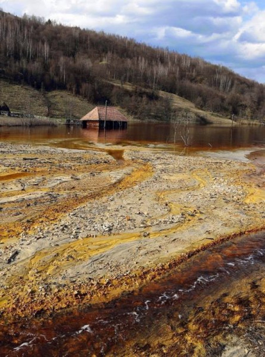 красное озеро в румынии