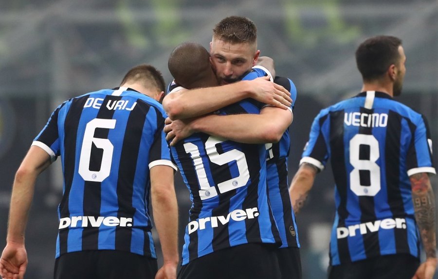 Edhe De Vrij dhe Vecino pozitivë, shtyhet Inter - Sassuolo