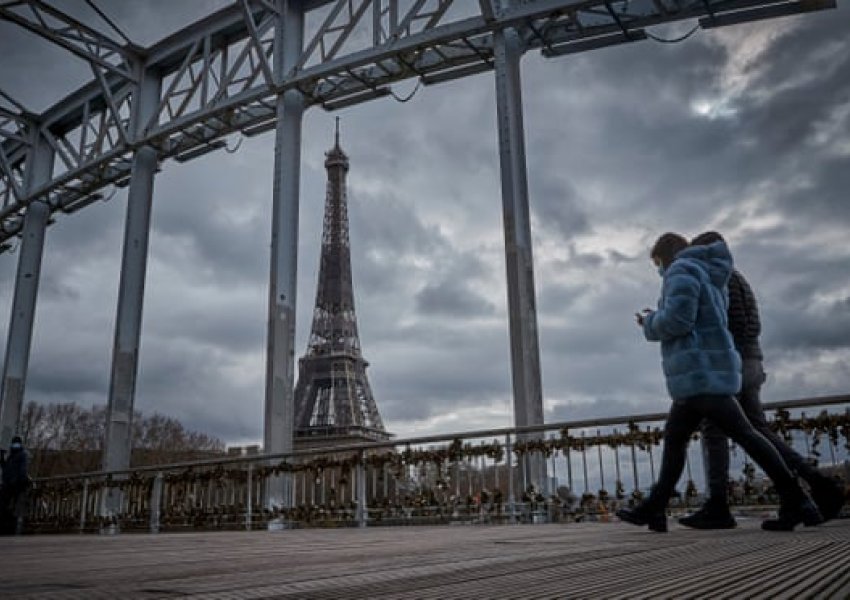 Parisi hyn në bllokim njëmujor, Franca i frikësohet valës së tretë të COVID